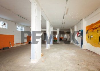 Parcheggio - Magazzino CIRCONVALLAZIONE - VIA MARCO POLO 50 - VIA PIDATELLA 263 - VIA DUCA DEGLI ABBRUZZI 192 B
VIALE MARCO POLO 50, Catania - foto 11