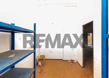 Camera / camera da letto - Magazzino CIRCONVALLAZIONE - VIA MARCO POLO 50 - VIA PIDATELLA 263 - VIA DUCA DEGLI ABBRUZZI 192 B
VIALE MARCO POLO 50, Catania - foto 21
