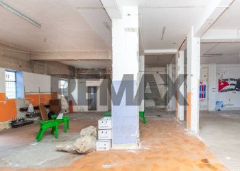 Parcheggio - Magazzino CIRCONVALLAZIONE - VIA MARCO POLO 50 - VIA PIDATELLA 263 - VIA DUCA DEGLI ABBRUZZI 192 B
VIALE MARCO POLO 50, Catania - foto 22