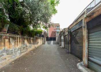 Edificio all\'aperto - Magazzino CIRCONVALLAZIONE - VIA MARCO POLO 50 - VIA PIDATELLA 263 - VIA DUCA DEGLI ABBRUZZI 192 B
VIALE MARCO POLO 50, Catania - foto 28