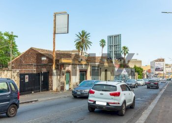 Edificio all\'aperto - Magazzino CIRCONVALLAZIONE - VIA MARCO POLO 50 - VIA PIDATELLA 263 - VIA DUCA DEGLI ABBRUZZI 192 B
VIALE MARCO POLO 50, Catania - foto 30