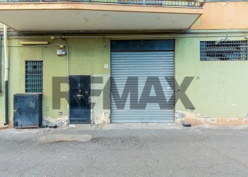 Edificio all\'aperto - Magazzino CIRCONVALLAZIONE - VIA MARCO POLO 50 - VIA PIDATELLA 263 - VIA DUCA DEGLI ABBRUZZI 192 B
VIALE MARCO POLO 50, Catania - foto 35