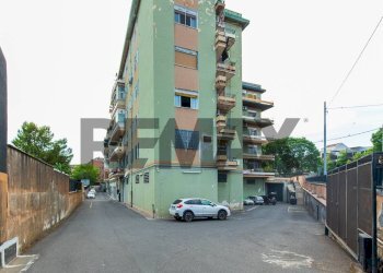 Edificio all\'aperto - Magazzino CIRCONVALLAZIONE - VIA MARCO POLO 50 - VIA PIDATELLA 263 - VIA DUCA DEGLI ABBRUZZI 192 B
VIALE MARCO POLO 50, Catania - foto 38