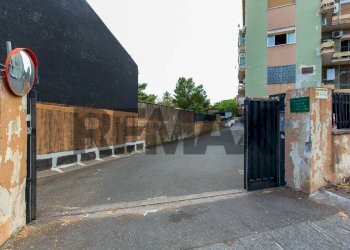 Edificio all\'aperto - Magazzino CIRCONVALLAZIONE - VIA MARCO POLO 50 - VIA PIDATELLA 263 - VIA DUCA DEGLI ABBRUZZI 192 B
VIALE MARCO POLO 50, Catania - foto 39