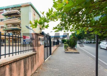 Edificio all\'aperto - Magazzino CIRCONVALLAZIONE - VIA MARCO POLO 50 - VIA PIDATELLA 263 - VIA DUCA DEGLI ABBRUZZI 192 B
VIALE MARCO POLO 50, Catania - foto 42