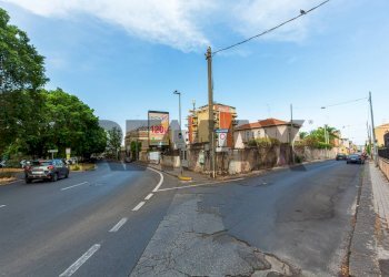 Edificio all\'aperto - Magazzino CIRCONVALLAZIONE - VIA MARCO POLO 50 - VIA PIDATELLA 263 - VIA DUCA DEGLI ABBRUZZI 192 B
VIALE MARCO POLO 50, Catania - foto 44