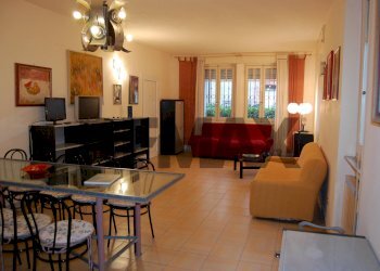 Sala da pranzo - Semi-detached house Via Quarto Dei Mille
 
19, Camaiore - photo 8
