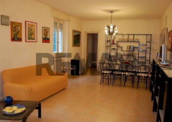 Sala da pranzo - Semi-detached house Via Quarto Dei Mille
 
19, Camaiore - photo 9