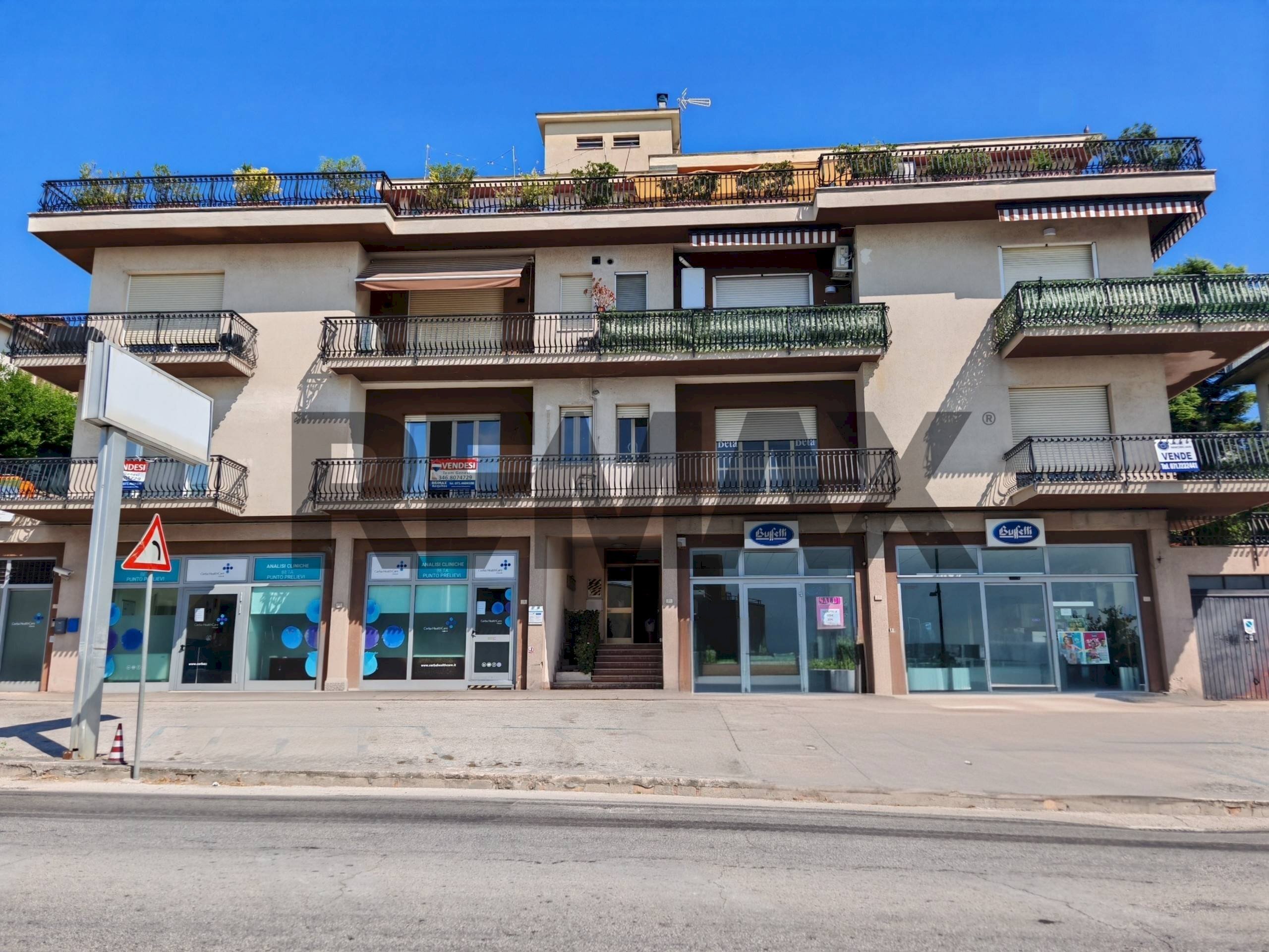 Edificio all\'aperto - Trilocale marco polo
 
21, Osimo - foto 1
