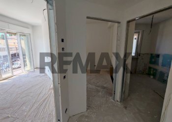 Hall / corridoio - Three-room apartment VIA MARCO POLO
 
21, Osimo - photo 34