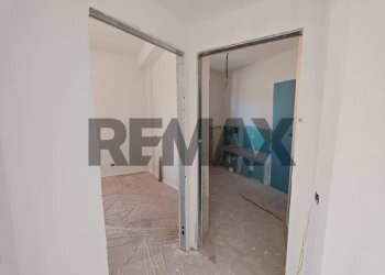 Hall / corridoio - Three-room apartment VIA MARCO POLO
 
21, Osimo - photo 36
