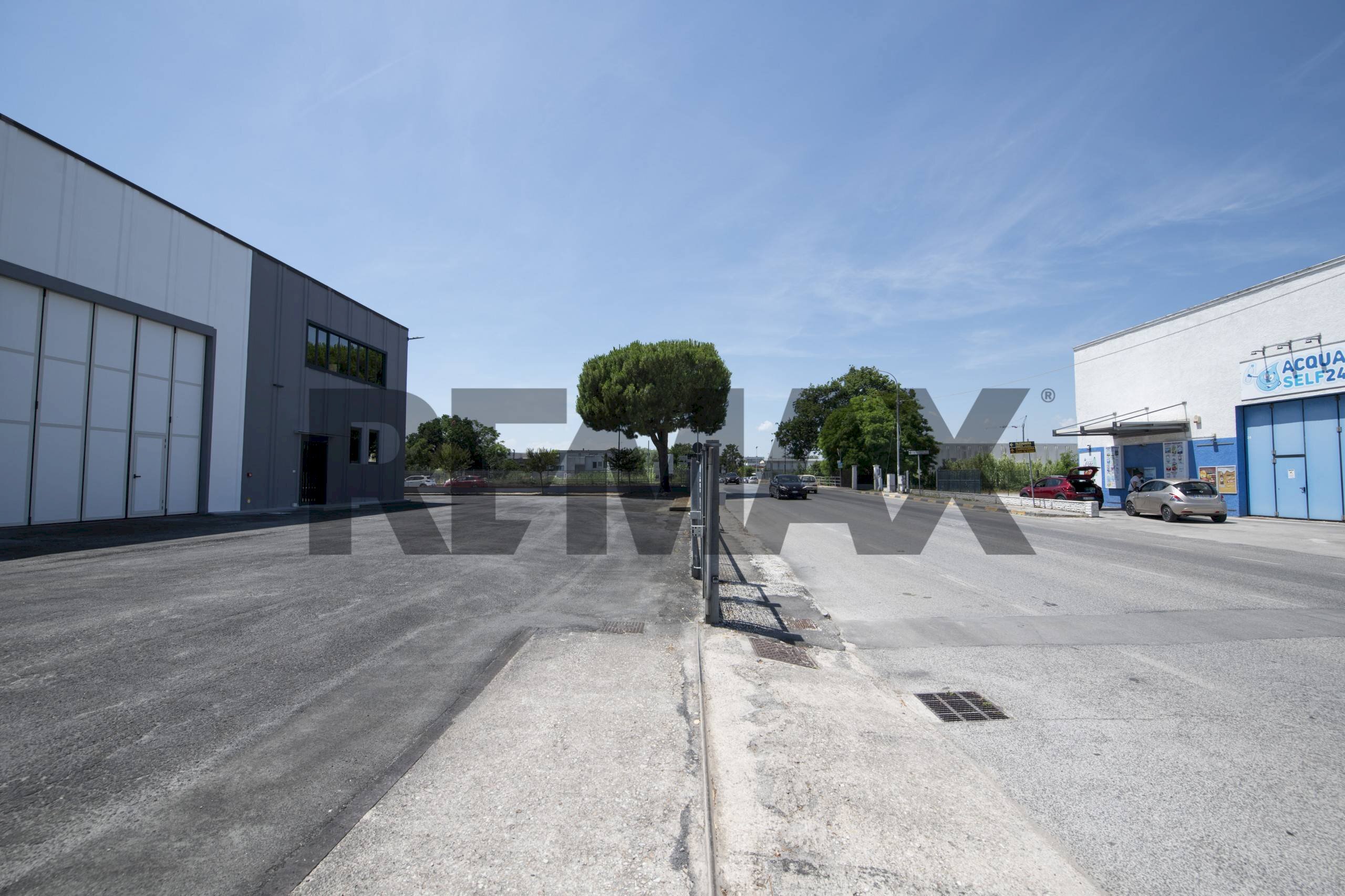Edificio all\'aperto - Capannone via del consorzio
 
23, Falconara Marittima - foto 1