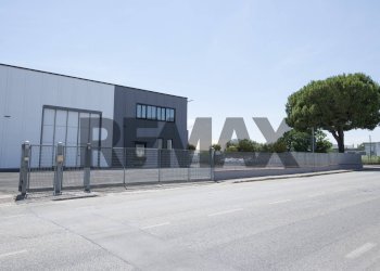 Edificio all\'aperto - Capannone via del consorzio
23, Falconara Marittima - foto 6