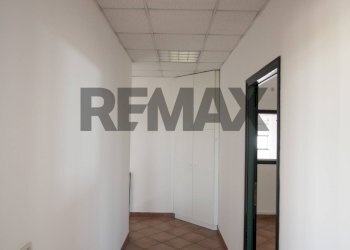 Hall / corridoio - Capannone via del consorzio
23, Falconara Marittima - foto 34