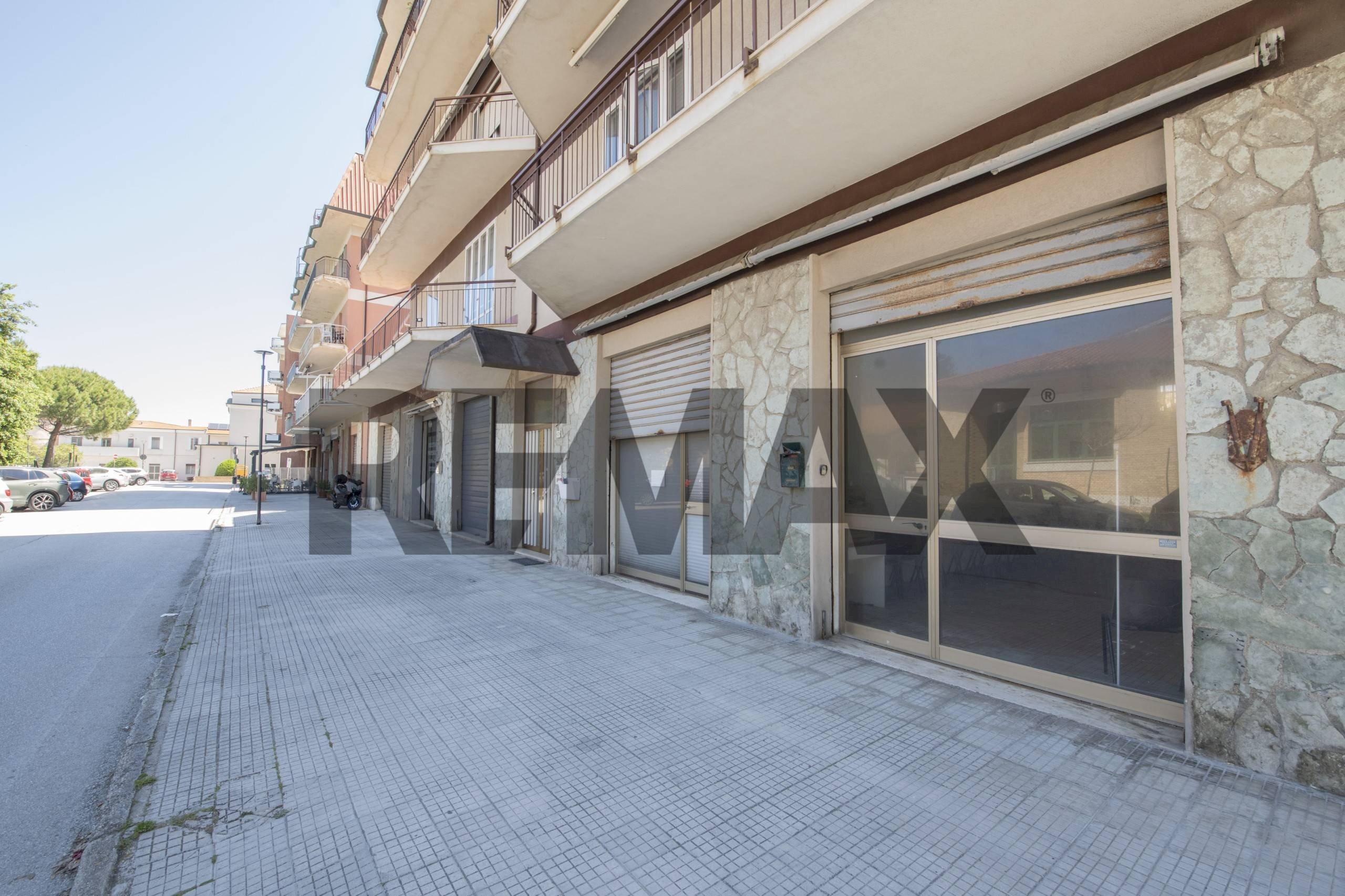Edificio all\'aperto - Ufficio via verga
 
41, Montemarciano - foto 1