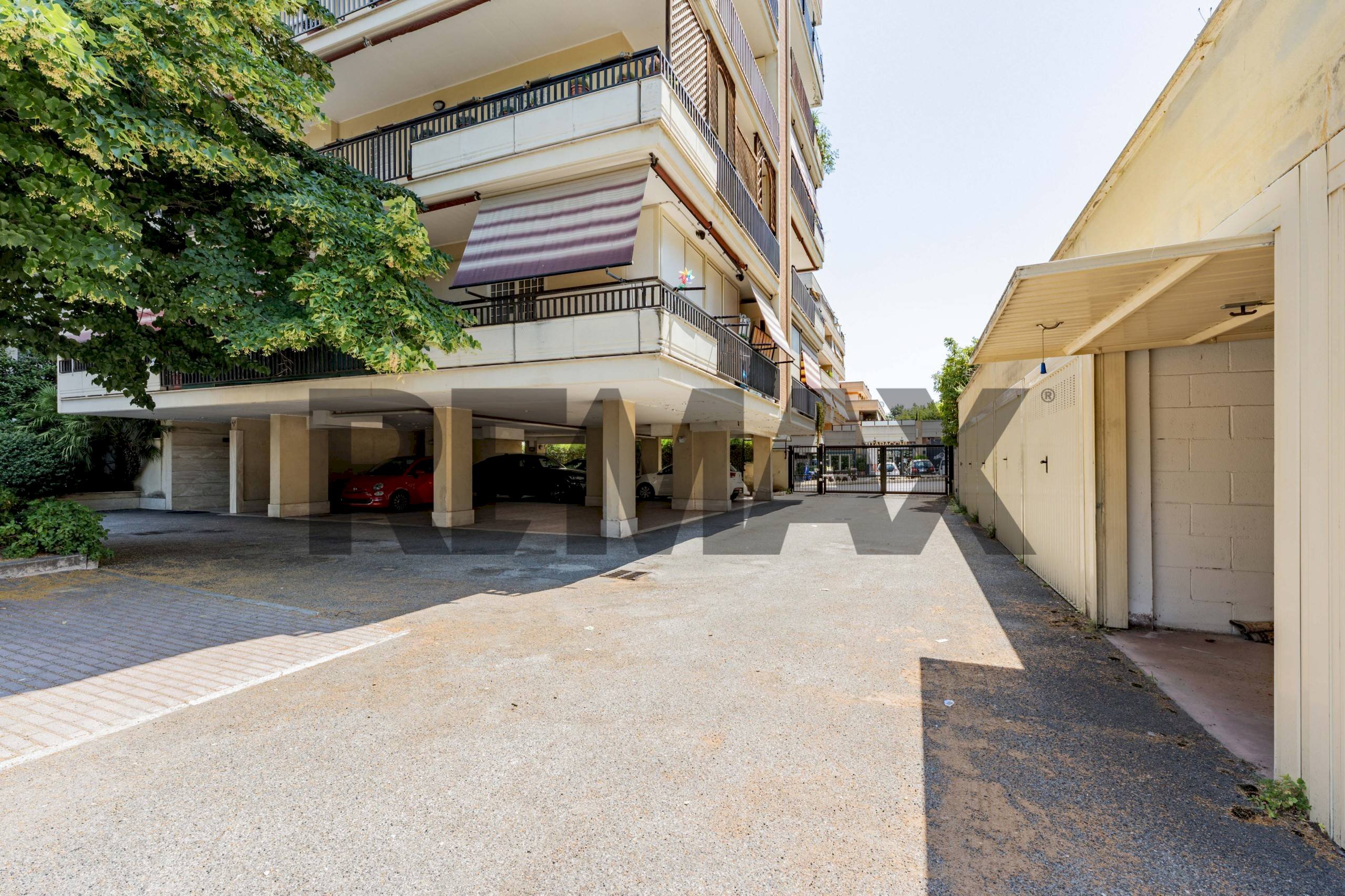 Edificio all\'aperto - Trilocale Via Raoul Chiodelli
snc, Roma - foto 2