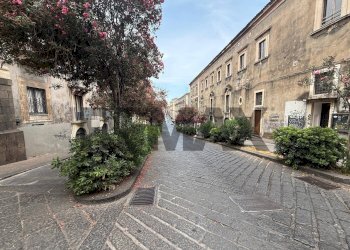 Edificio all\'aperto - Appartamento Via Antonino Di Sangiuliano
 
262, Catania - foto 34
