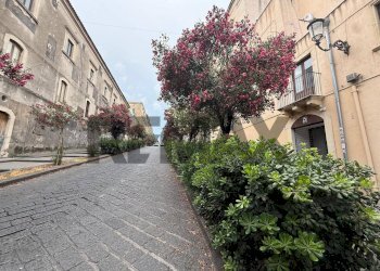 Edificio all\'aperto - Appartamento Via Antonino Di Sangiuliano
 
262, Catania - foto 36