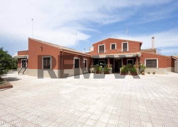 Casa all\'aperto - Villa VIA PAOLO BORSELLINO
 
16, Augusta - photo 1