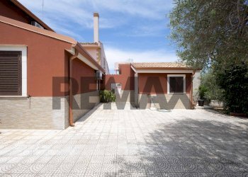 Casa all\'aperto - Villa VIA PAOLO BORSELLINO
 
16, Augusta - photo 10