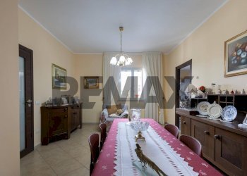 Sala da pranzo - Villa VIA PAOLO BORSELLINO
 
16, Augusta - photo 19