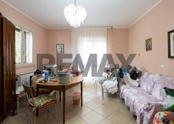 Sala da pranzo - Villa VIA PAOLO BORSELLINO
 
16, Augusta - photo 22