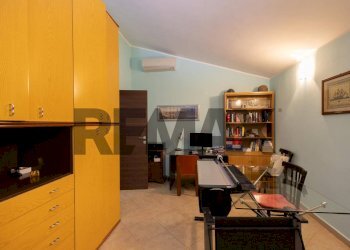 Ufficio - Villa VIA PAOLO BORSELLINO
 
16, Augusta - photo 30
