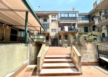 Edificio all\'aperto - Bilocale Via Spiaggia
 
119, Mascali - foto 2