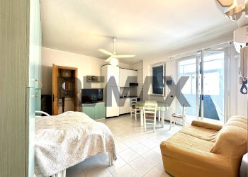 Sala da pranzo - Bilocale Via Spiaggia
 
119, Mascali - foto 4