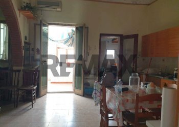 Sala da pranzo - Quadrilocale VIA PRINCIPE NICOLA
 
83, Catania - foto 7