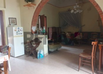 Sala da pranzo - Quadrilocale VIA PRINCIPE NICOLA
 
83, Catania - foto 19