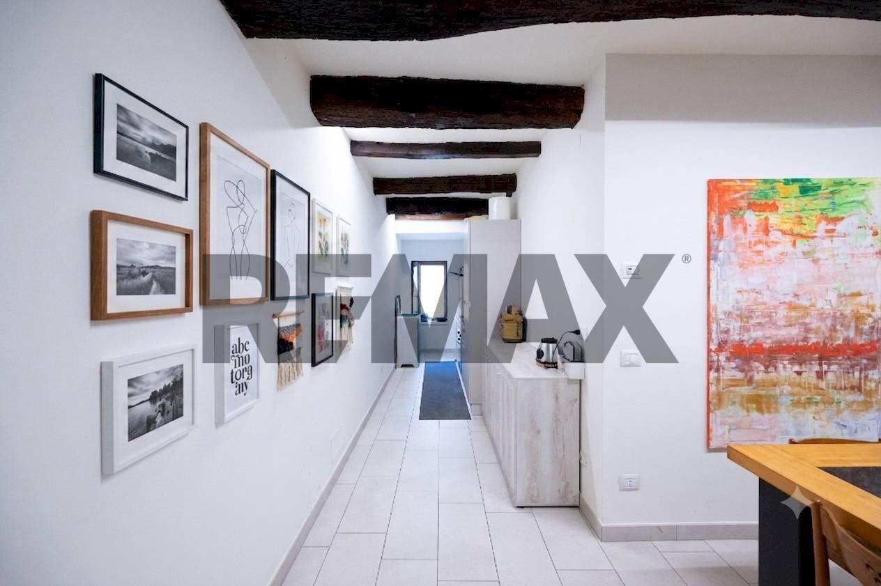 Hall / corridoio - Trilocale Via Gilberto Govi
 
16, Mantova - foto 1
