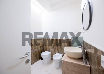 Bagno - Trilocale Via Gilberto Govi
 
16, Mantova - foto 12