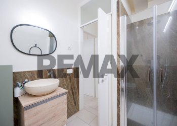 Bagno - Trilocale Via Gilberto Govi
 
16, Mantova - foto 13