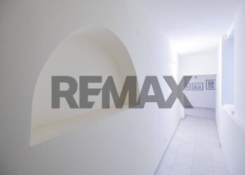 Hall / corridoio - Trilocale Via Gilberto Govi
 
16, Mantova - foto 18