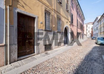 Edificio all\'aperto - Trilocale Via Gilberto Govi
 
16, Mantova - foto 32