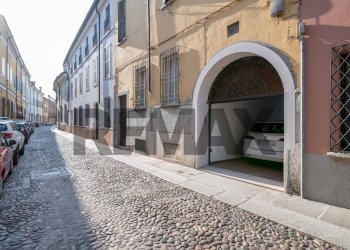 Edificio all\'aperto - Trilocale Via Gilberto Govi
 
16, Mantova - foto 33