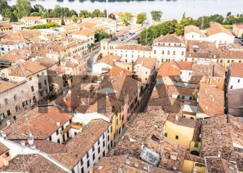 Edificio all\'aperto - Trilocale Via Gilberto Govi
 
16, Mantova - foto 40