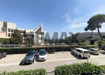 Edificio all\'aperto - Three-room apartment viale colli aminei
10, Napoli - photo 11
