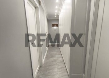 Hall / corridoio - Three-room apartment viale colli aminei
10, Napoli - photo 12