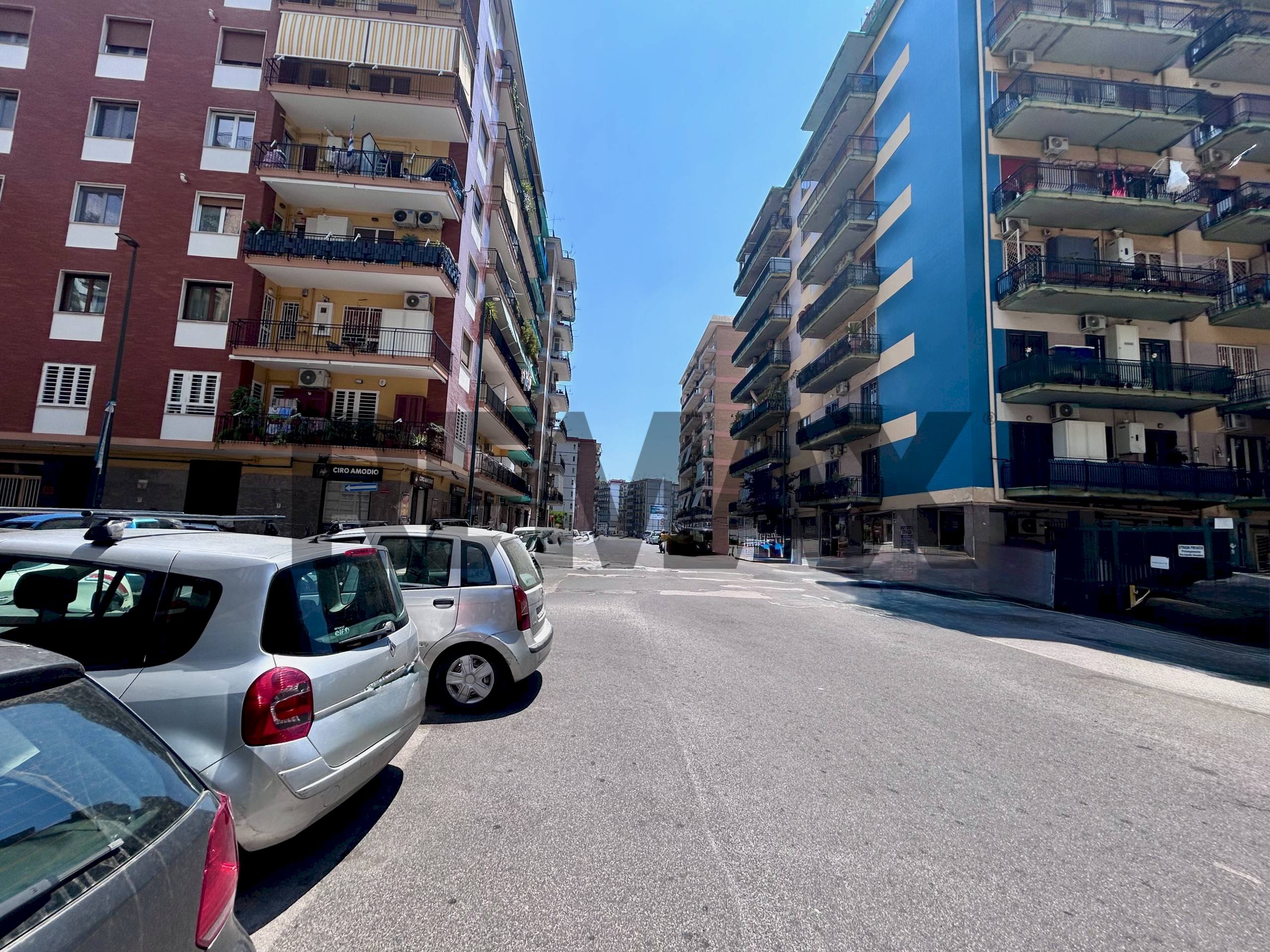 Edificio all\'aperto - Shop Via Adolfo Omodeo
 
106, Napoli - photo 3
