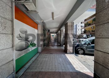 Parcheggio - Negozio Via Adolfo Omodeo
106, Napoli - foto 1