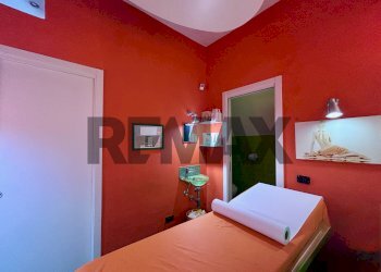 Camera / camera da letto - Negozio Via Adolfo Omodeo
106, Napoli - foto 23