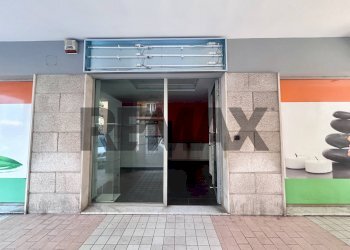 Edificio all\'aperto - Negozio Via Adolfo Omodeo
 
106, Napoli - foto 4