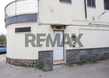 Edificio all\'aperto - Quadrilocale via Della Stadera
 
86, Napoli - foto 24
