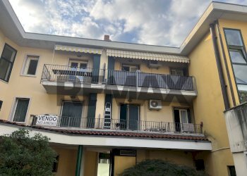 Edificio all\'aperto - Trilocale PIAZZA V.VENETO
 
13/15, Brusaporto - foto 11