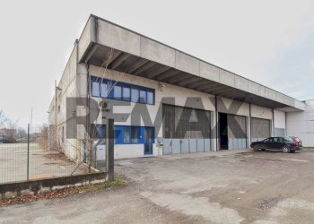 Edificio all\'aperto - Stable - Palace via Fausto Arona
 
1, Voghera - photo 1