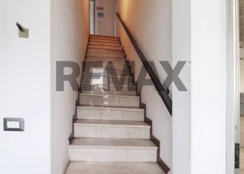 Scale - Stable - Palace via Fausto Arona
 
1, Voghera - photo 10