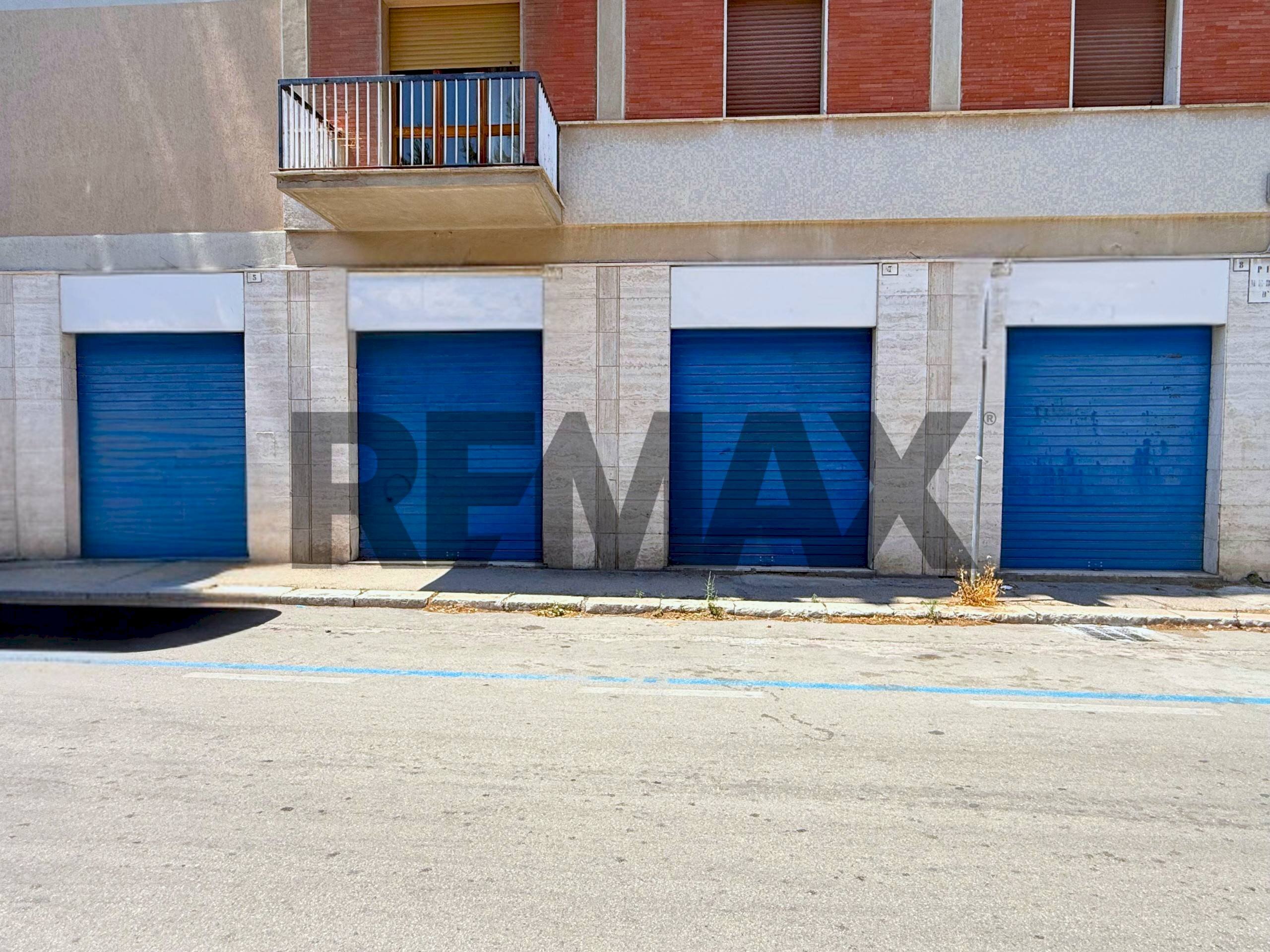 Edificio all\'aperto - Box Piazza Medaglie D'oro
4, Foggia - foto 2