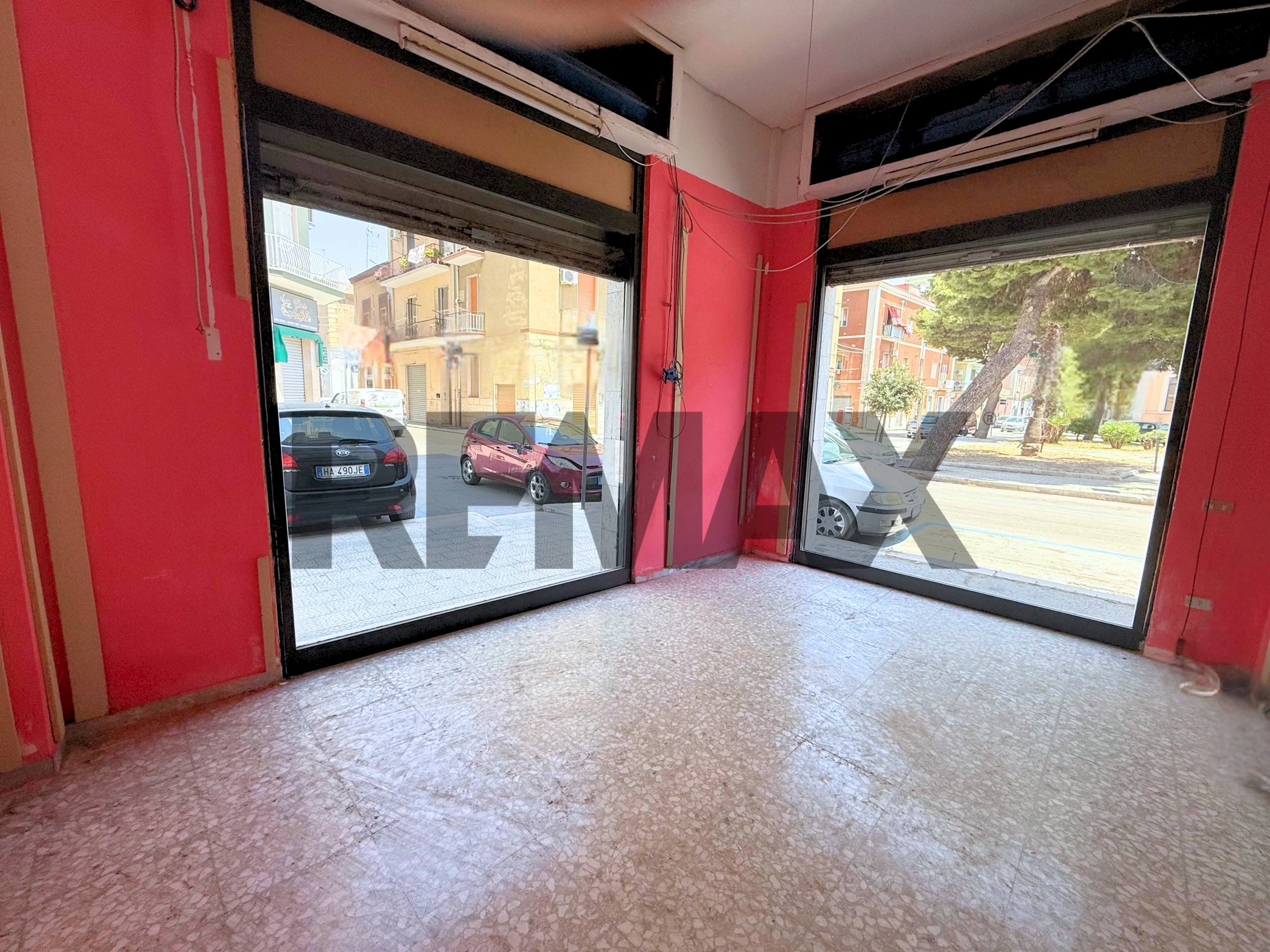 Stanza vuota - Box Piazza Medaglie D'oro
4, Foggia - foto 3